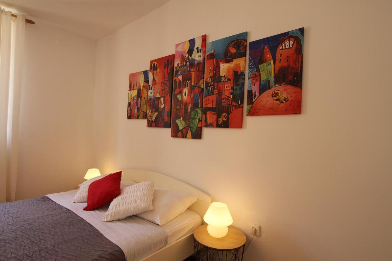 Palace De Lupis-guest House Guest house