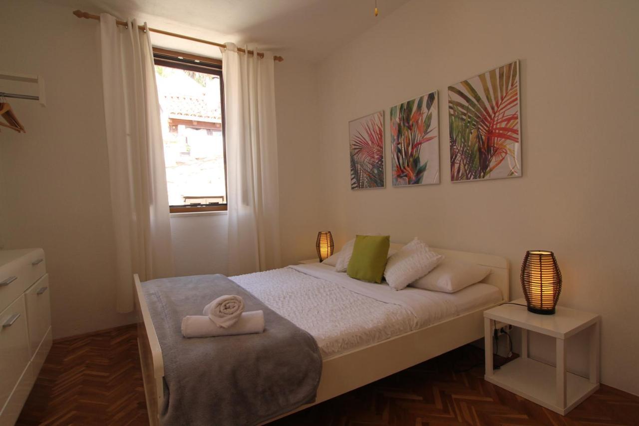 Palace De Lupis-guest House Guest house